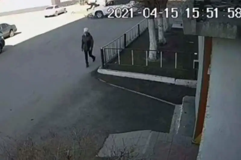 Ekibastuzda djıp úı aýlasynda jasóspirimdi qaǵyp ketti