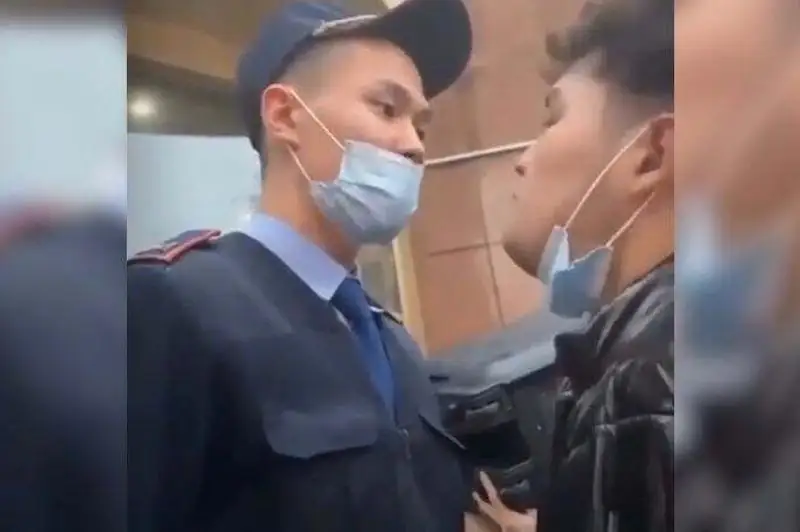 Трое молодых людей наказаны за пранк в алматинском метро