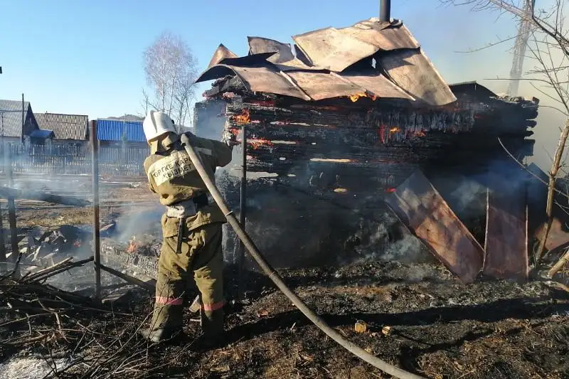 Шесть пожаров за сутки потушили в ВКО