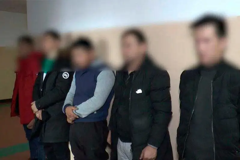 Мужчины, раздававшие арматуру участникам массовых беспорядков, задержаны в Алматы