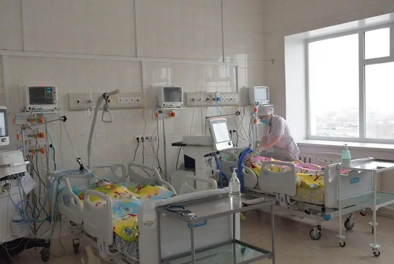 Almatyda koronavırýs juqtyrǵan 77 bala aýrýhanada jatyr