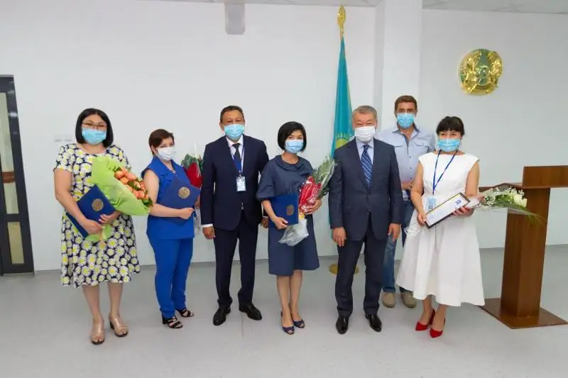 Лучших медработников наградили в ВКО