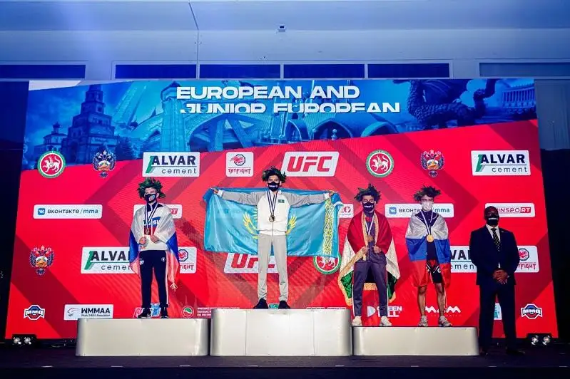 Три золотых медали завоевал Казахстан на чемпионате Европы по ММА