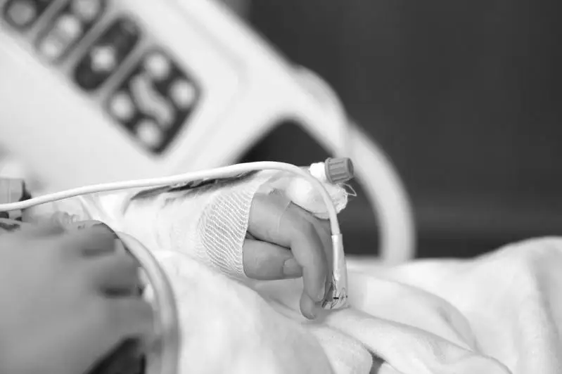 Тіс емханасындағы дау: 1,5 жыл комада жатқан бүлдіршін көз жұмды