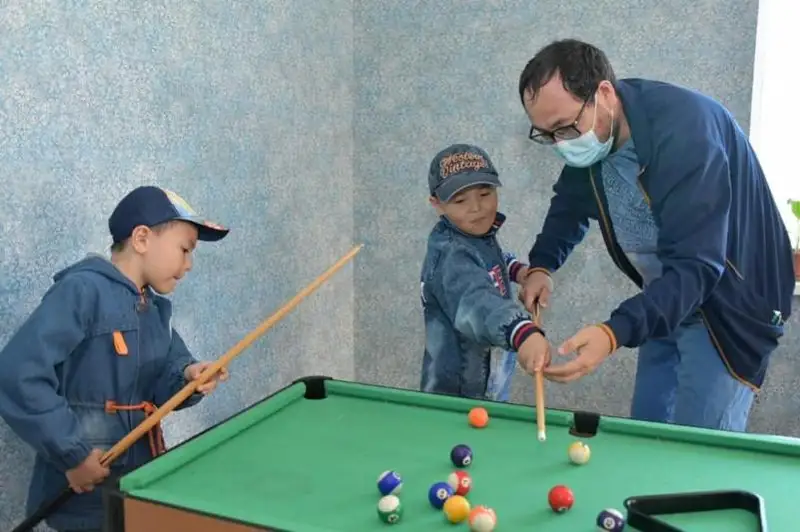 Elordada  eki qabatty kottedj úı aýla klýbyna aınaldy