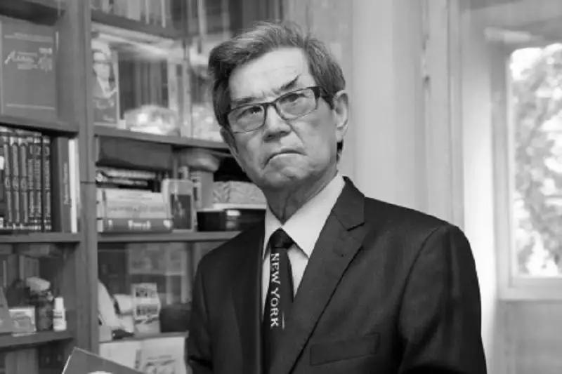 Ушел из жизни известный поэт, писатель Рафаэль Ниязбек