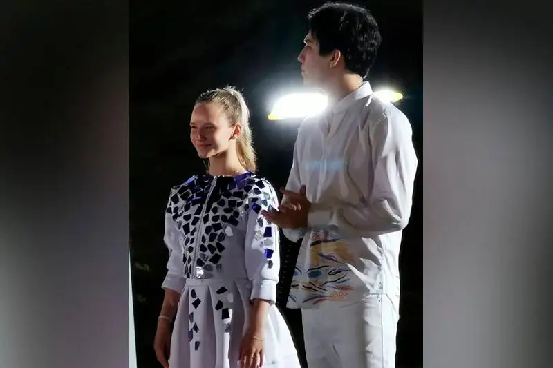 Димаш Кудайберген поднял флаг юбилейного «Славянского базара»