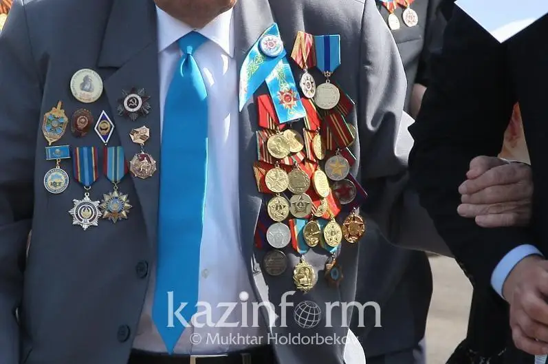 Сколько средств выплачивают труженикам тыла в Казахстане