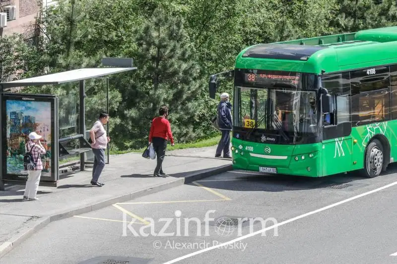 Алматинцы пожаловались на отсутствие кондиционеров в автобусах города