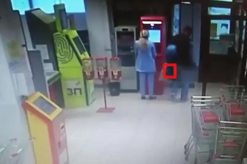 Серийный вор-мошенник совершил кражу в столичном гипермаркете