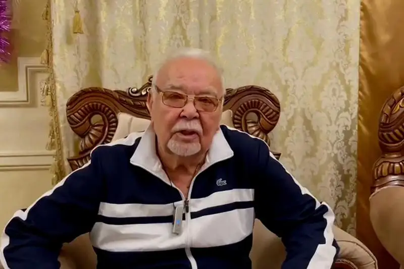 Asanáli Áshimov ereýilge shyqqan halyqqa basý aıtyp, sabyrǵa shaqyrdy