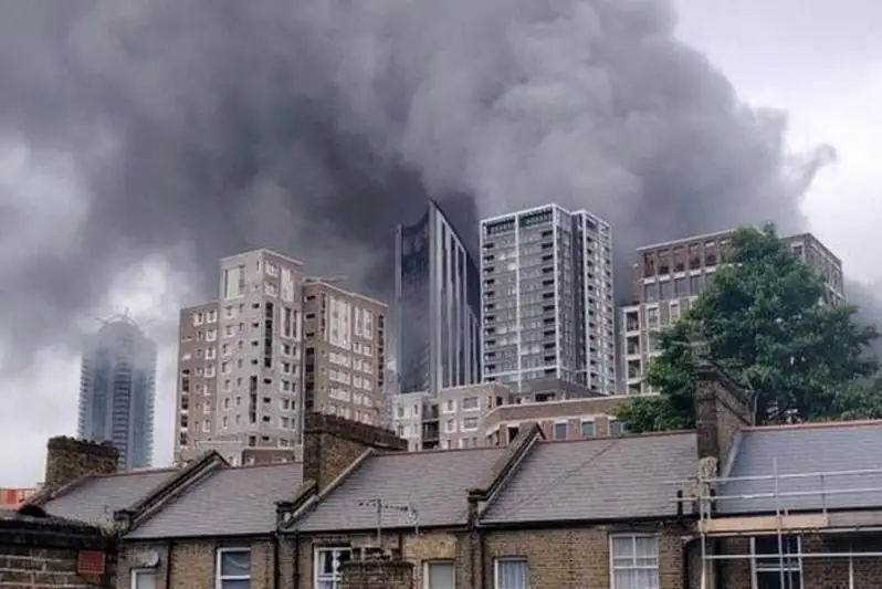Сильнейший пожар вспыхнул на юго-востоке Лондона
