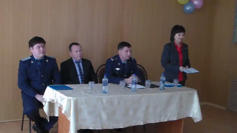 В Павлодарской области осужденных колонии-поселения трудоустраивают дорожными рабочими