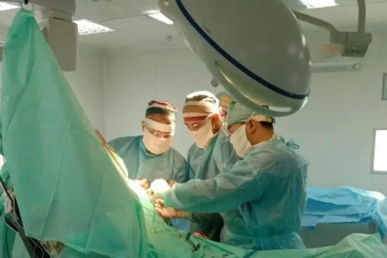 Уникальную операцию по установке импланта провели врачи Семея