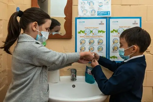 Taraz qalasynda 7 mektepte oqýshylardan koronavırýs tabyldy
