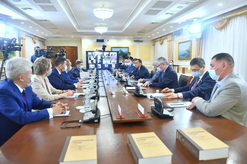 Senat tóraǵasy:Táýelsizdigimizdi ulyqtaý sátinde toıǵa emes, oıǵa basymdyq berý - mindetimiz