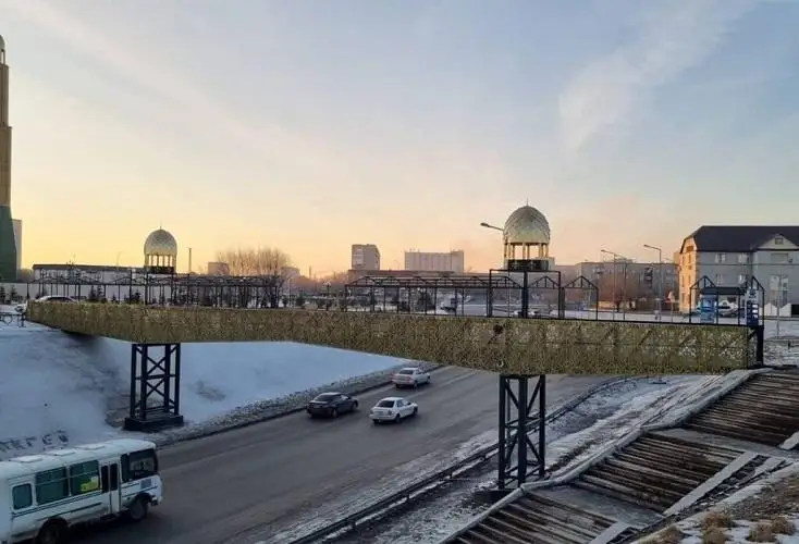Надземный переход возводят к мечети в Семее