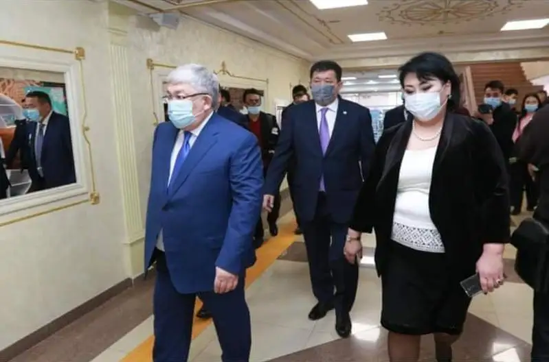 Крымбек Кушербаев ознакомился с реабилитацией жертв политических репрессий в Атырау