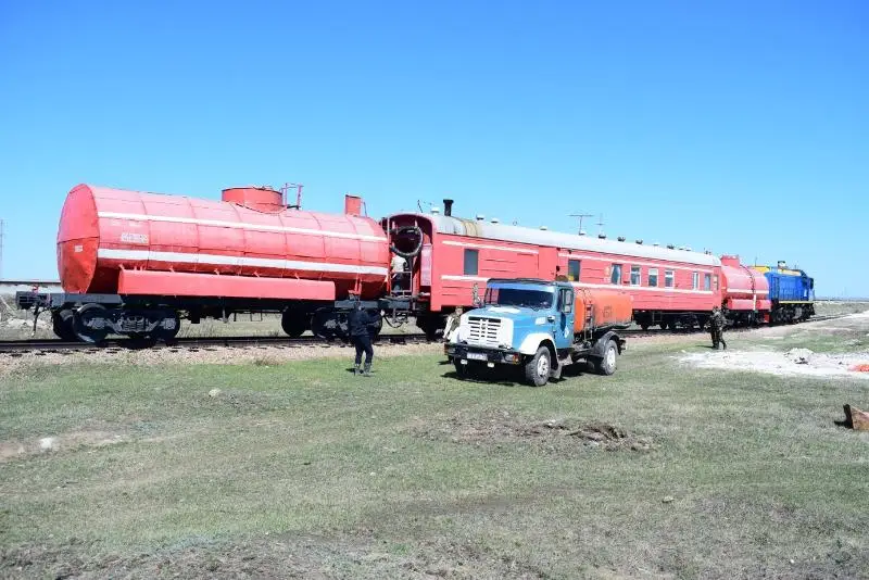 Пожарный поезд привлекли к тушению пожара на полигоне ТБО в Акмолинской области
