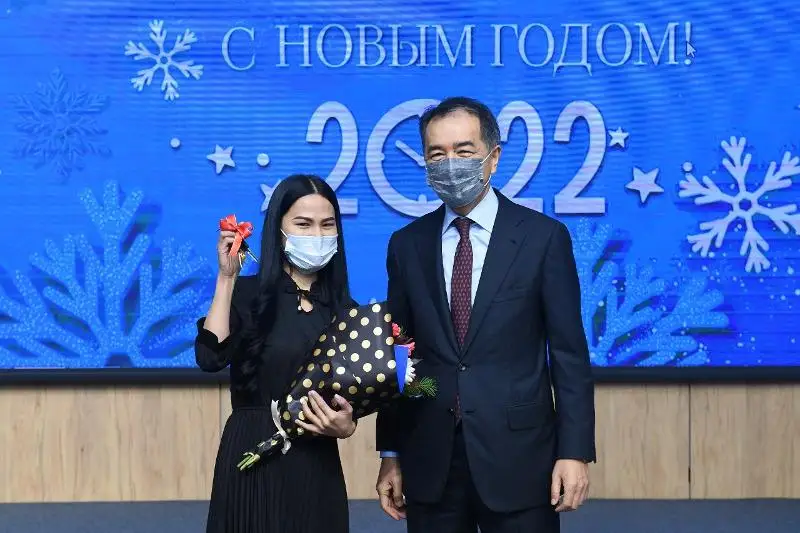 Ключи от квартир получили представители рабочей молодежи Алматы