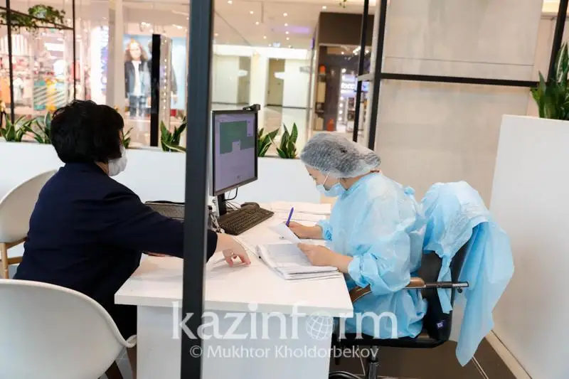 В Актюбинской области вакцинировались 100% учителей