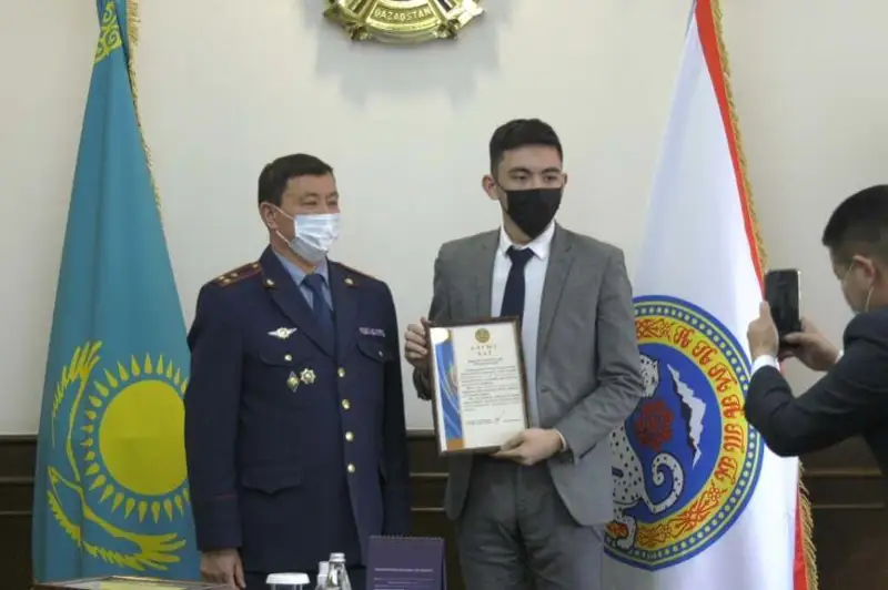 Волонтерские движения поблагодарили полицейские Алматы