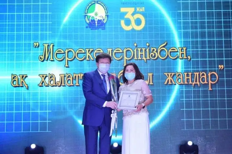 Лучших медработников наградили в Атырауской области