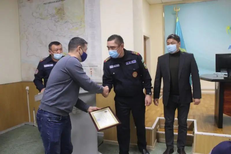 ShQO-da aıazdy kúni 200-den astam adamǵa kómek kórsetken azamattar marapattaldy