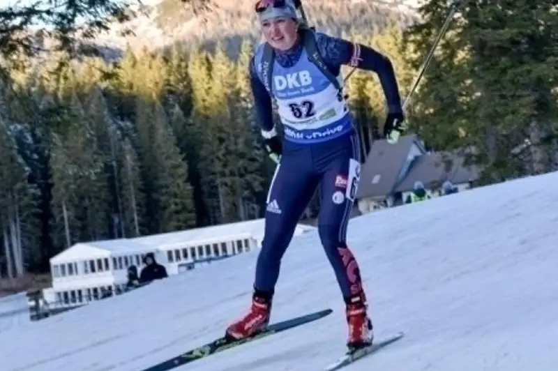 Казахстанская биатлонистка завершила индивидуальную гонку Кубка мира в 30-ке лучших