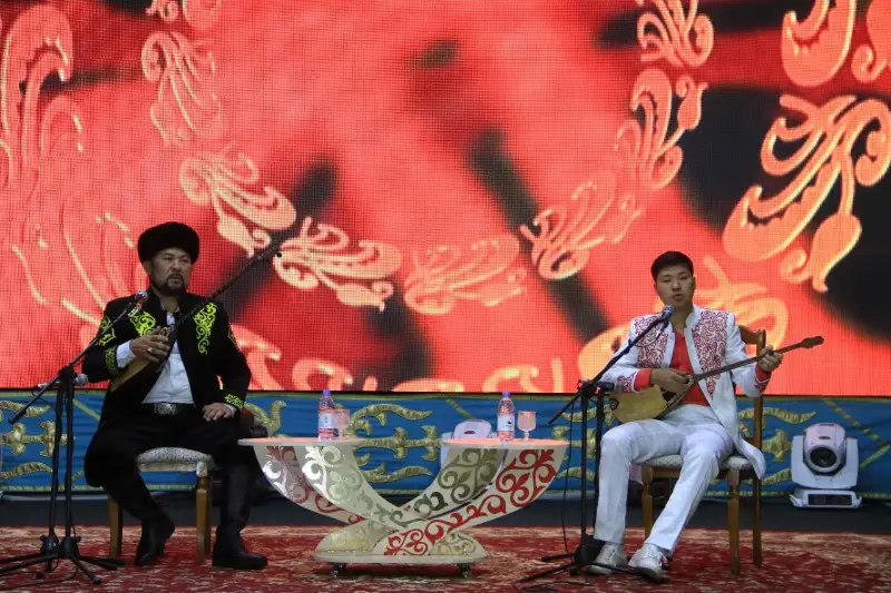 16 жамбылских акынов состязались в красноречии