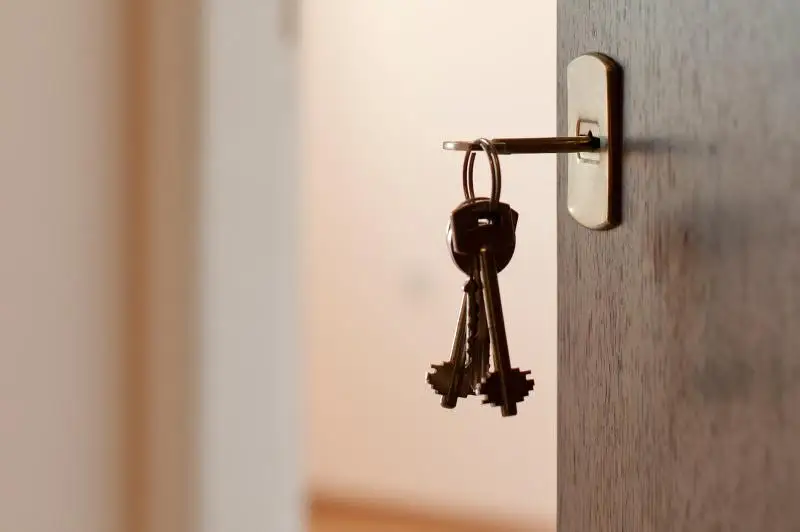 17-летний костанаец «сдавал» в аренду несуществующие квартиры