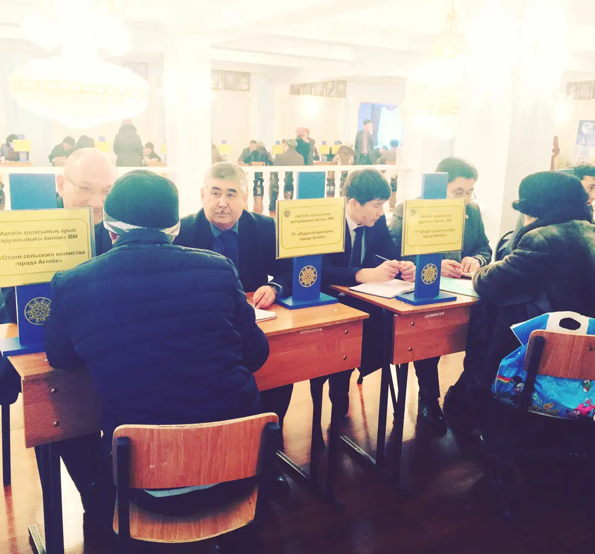 Ақтөбеліктер қала әкімімен жылап көрісті