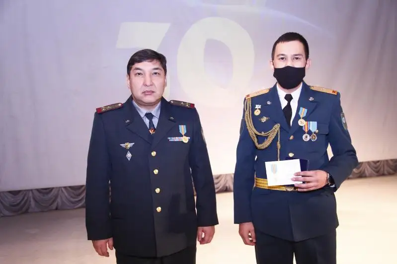 Спасшего односельчанина из колодца костанайца наградили в ДЧС