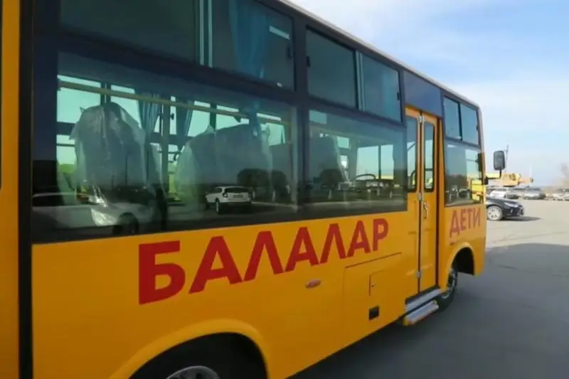 Semeıde oqýshy tasymaldaıtyn avtobýstardyń ne sebepti azaıtylǵandyǵy túsindirildi