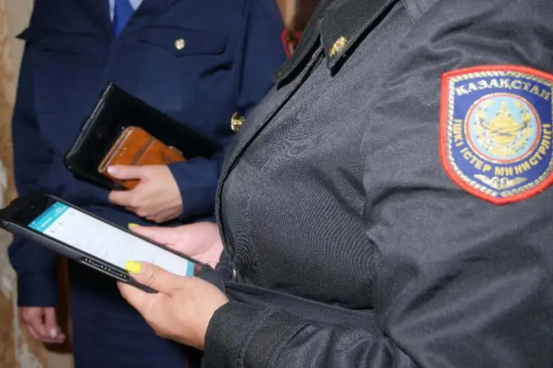 Находящихся ночью вне дома 19 подростков выявили в Павлодарской области