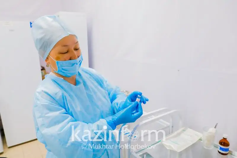 675 человек привились первым компонентом за сутки в Атырауской области