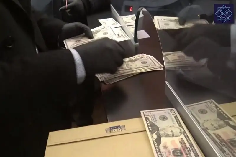 Свыше семи тысяч фальшивых долларов изъяли в Нур-Султане