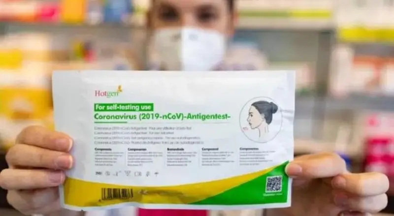 Коронавирус: ВОЗ предлагает сокращать частоту бустеров, в Канаде вводят налог на непривитых