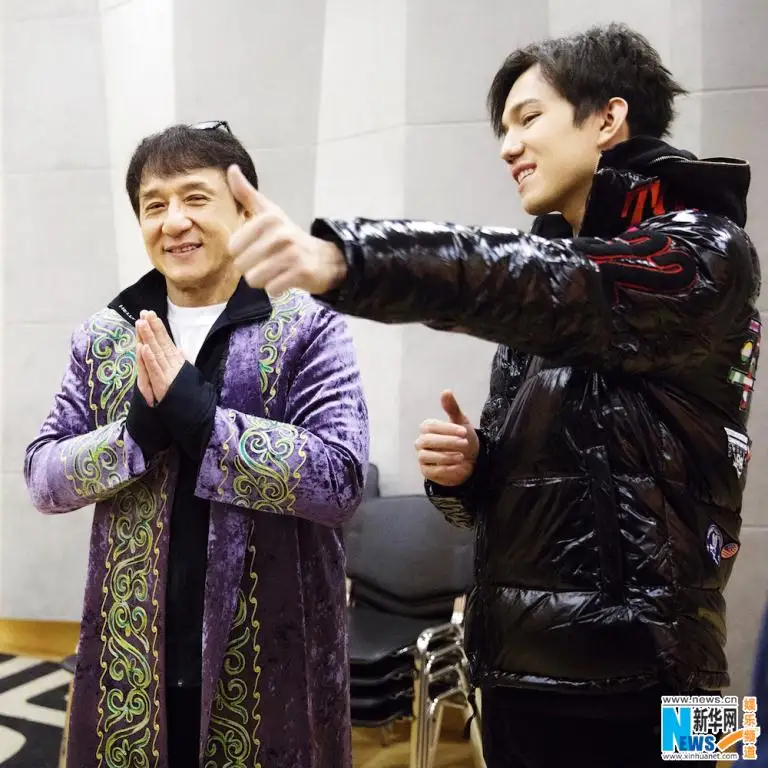 Джеки Чанның Димаш Құдайбергенге үйреткен биі