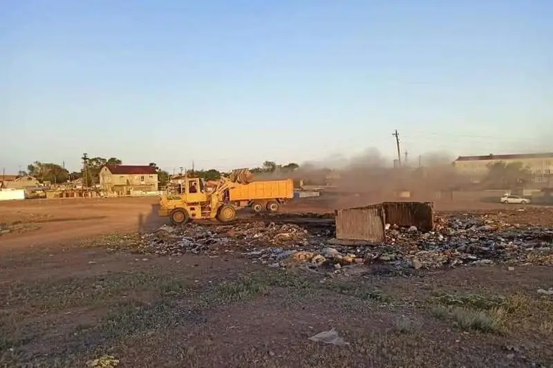 Около 300 тонн мусора вывезено из поселка Сарышаган в Карагандинской области