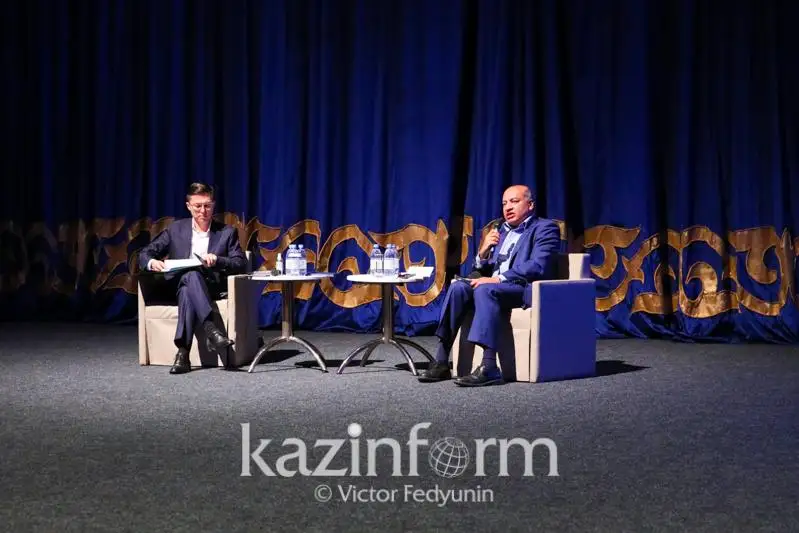 Экс-президент ЕБРР ответил на вопросы членов Президентского молодежного кадрового резерва