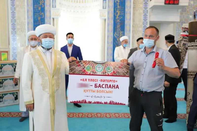 13 семей получили жильё от благотворительного фонда в Карагандинской области