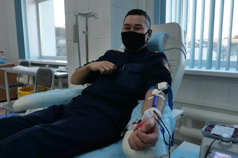 50 полицейских сдали донорскую кровь в СКО