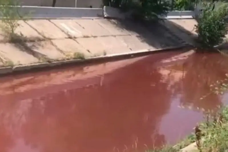 Красная вода в Большой Алматинке напугала горожан - идет проверка