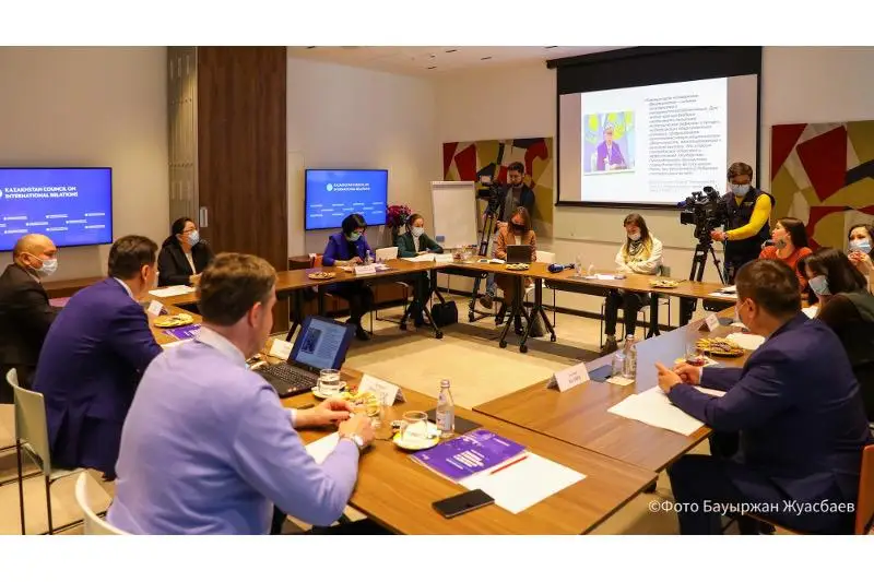 Elordada Prezıdent reformalary jaıynda saraptamalyq baıandama tanystyryldy