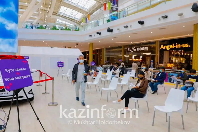 Более 900 тысяч алматинцев привились от коронавируса