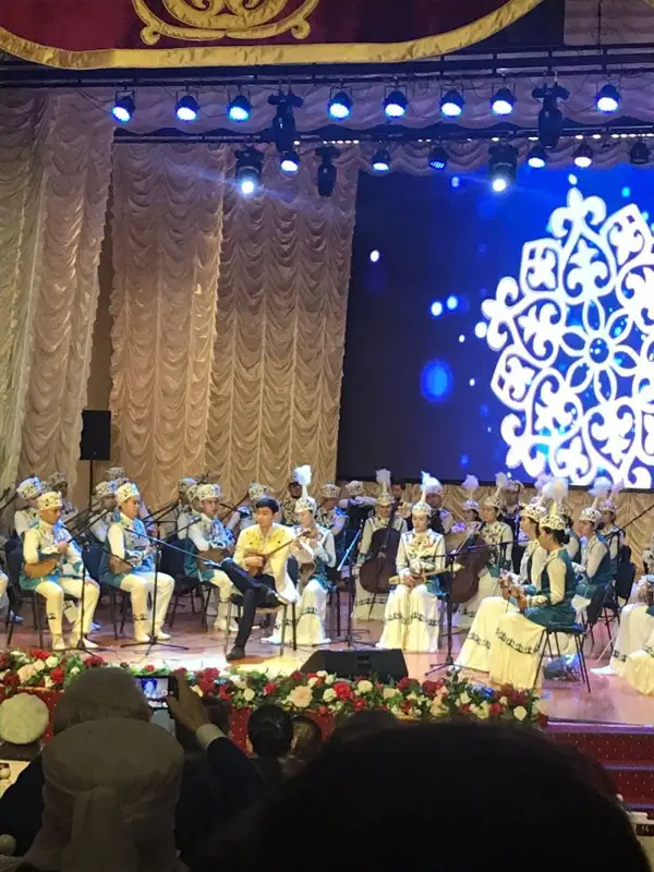 Elordada Dına Nurpeıisovanyń 160 jyldyǵyna arnalǵan qorytyndy kontsert ótti