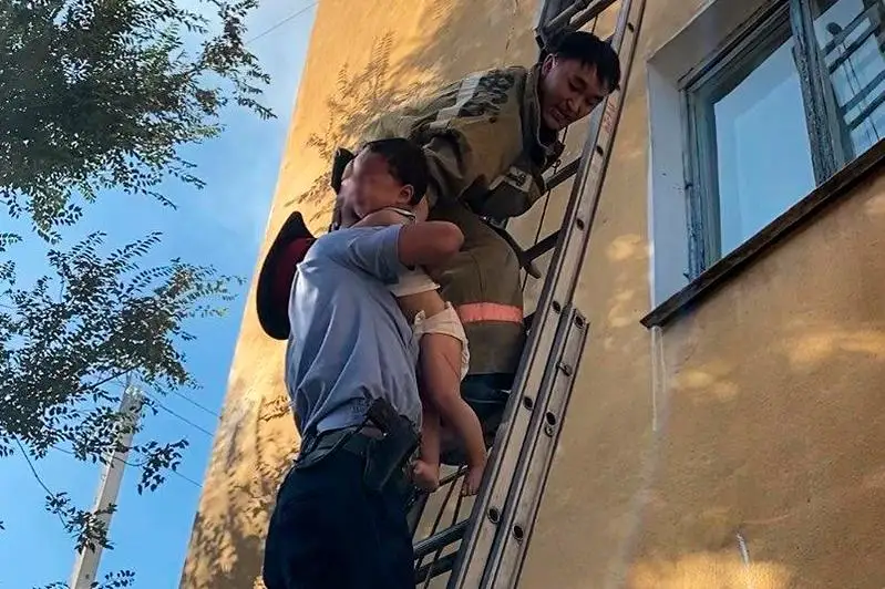 Шесть человек спасли из пожара в Алматинской области