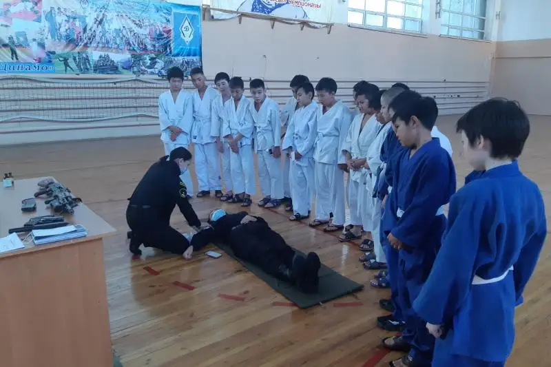 Курсы по самообороне и оказанию первой медпомощи провели для детей в Акмолинской области