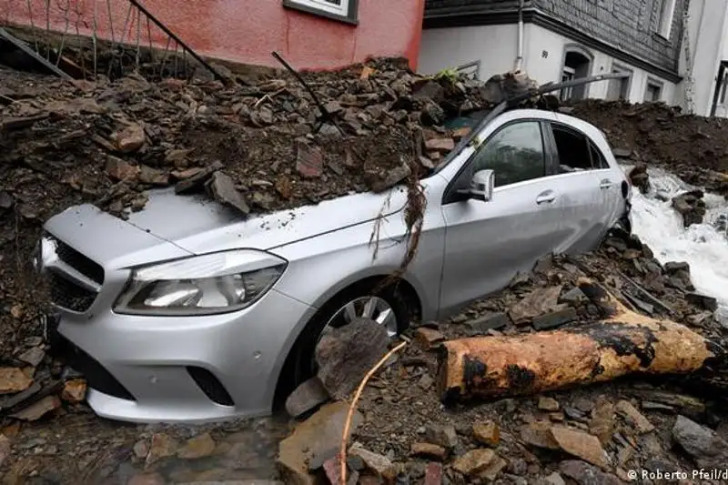 Наводнение в Германии: погибло более 80 человек